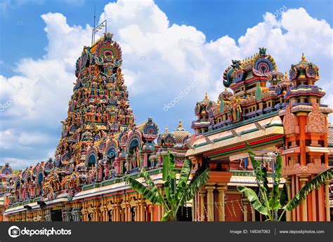  Sri Maha Mariamman Temple - Zabytkowa Świątynia Hinduistyczna w Sercu Kuala Lumpur!